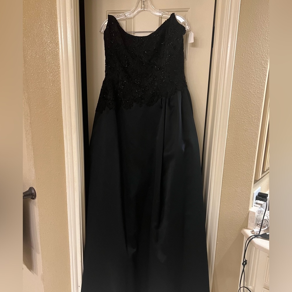 Carmen Marc Valvo Black Beaded Gown
